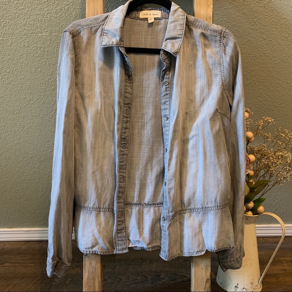 Cloth & Stone - light blue chambray blouse - button up - Anthropologie